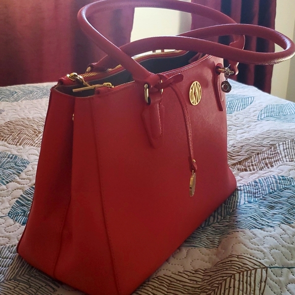 Handbag - Picture 2 of 3